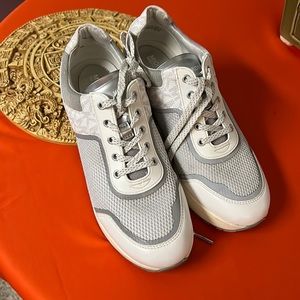 #110 MK White trainer mesh Sneakers like new